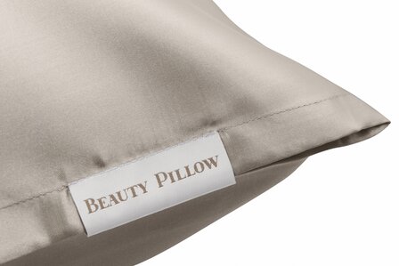 Beauty Pillow Satijn kussensloop zandstrand kleur 