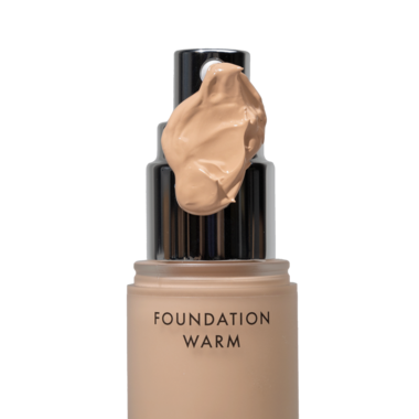 FOUNDATION WARM | MARIA ÅKERBERG | Lichte, warme tint minerale foundation